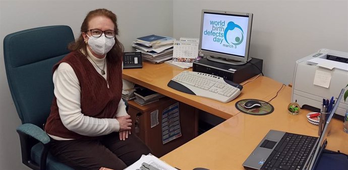 Eva Bermejo, investigadora del ISCIII, en su despacho del Instituto de Investigación de Enfermedades Raras (IIER).