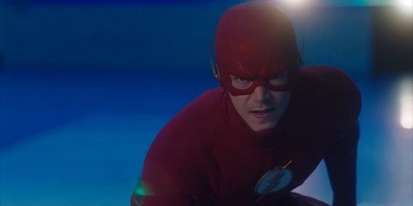 5. La temporada 7 de The Flash arranca con la muerte de un personaje clave