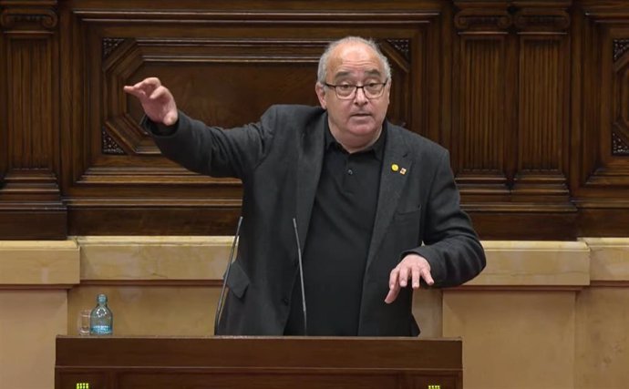 El conseller de Educación de la Generalitat, Josep Bargalló, compareciendo en el Parlament