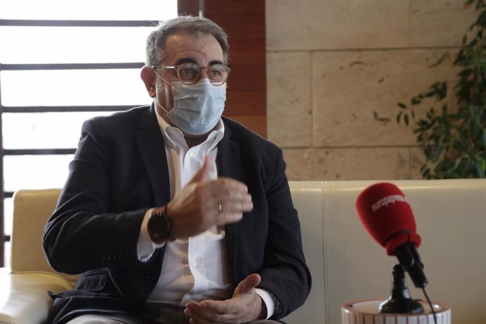 El consejero de Sanidad de Castilla-La Mancha, Jesús Fernández Sanz, en entrevista con Europa Press