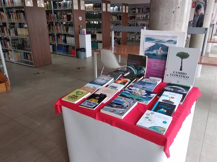 La biblioteca pública de Andorra (Teruel) acoge una exposición sobre el cambio climático