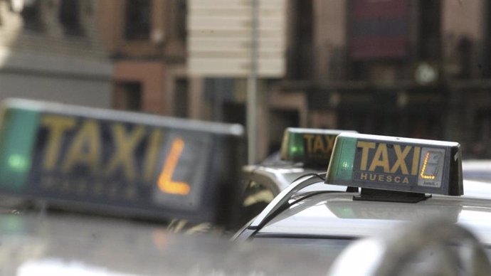 VOX en Huesca propone crear tarjetas de transporte en taxi para personas mayores de 65 años.