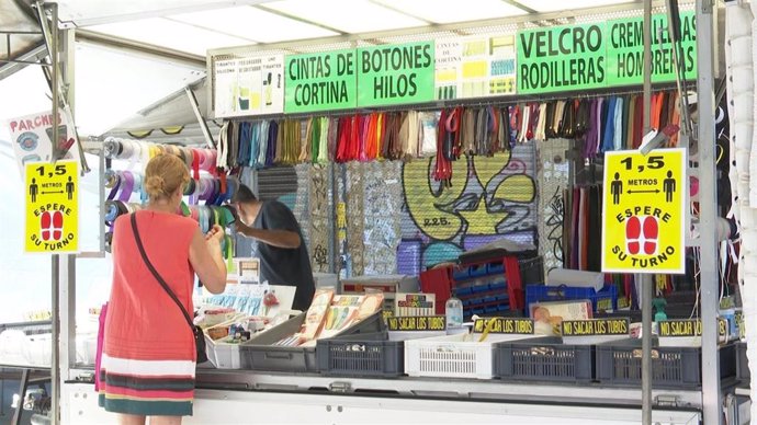 Archivo - Vuelve la actividad comercial de mercadillos ambulantes en Valncia