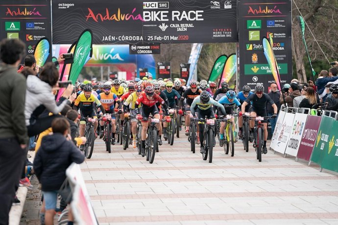 Archivo - Salida de la décima edición de la Andalucía Bike Race by Garmin