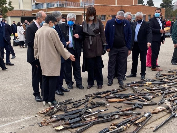 La vicelehendakari segunda del Gobierno Vasco en el acto de destrucción de armas de ETA y otros grupos terroristas