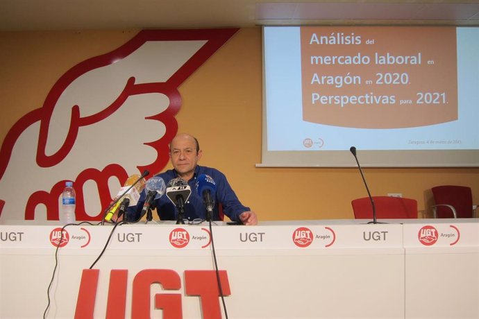 El secretario general de UGT-Aragón, Daniel Alastuey, en la rueda de pensa de este jueves.