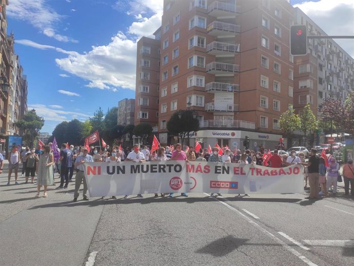 Archivo - Concentración contra la siniestralidad laboral, en una imagen de archivo 