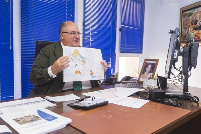 El diputado delegado de Asistencia a Municipios, Eugenio Gonzálvez, en una reunión telemática