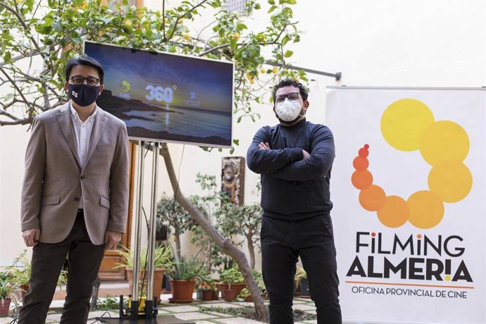 Manuel Guzmán presenta junto a Nico Fernández la guia de localizaciones de cine de Filming