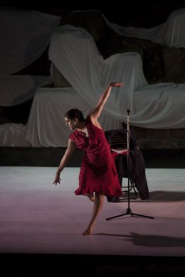 Teatro Central. Notas La Veronal Y La Tarasca (Danza)