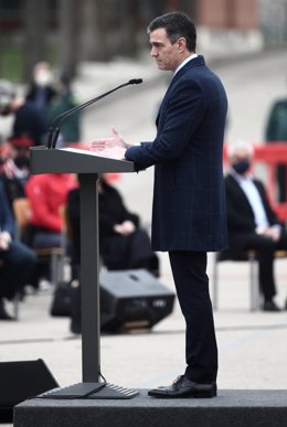 El president del Govern central, Pedro Sánchez, intervé durant un acte de destrucció simblica de gairebé 1.400 armes, al Collegi de Gurdies Joves Duque de Ahumada, a Valdemoro. Madrid (Espanya), 4 de mar del 2021. 