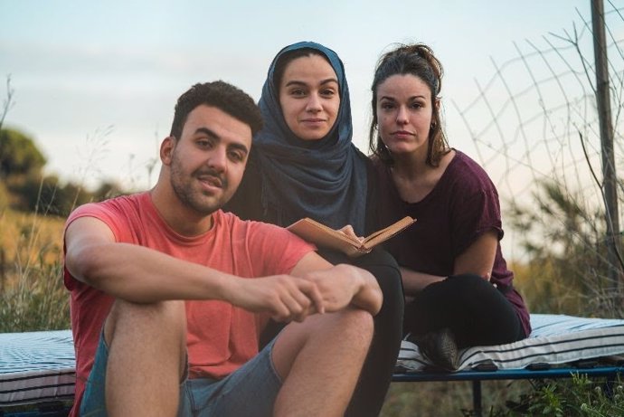 (E-D) Els Actors d''Alhayat o la suma dels dies' Georgina Latre, Manar Taljo i Moha Amazian