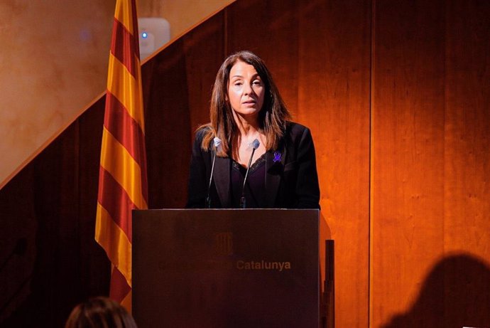 La consellera de Presidencia y portavoz del Govern, Meritxell Budó, durante su parlamento de clausura del acto institucional de la Generalitat del Día Internacional de la Mujer, a jueves 4 de marzo del 2021 en Barcelona.