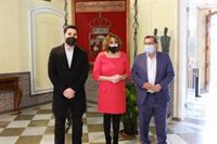 Susana Díaz exige a Moreno que "no calle más" y diga que "negocia sobre el chantaje" de Vox que impondrá veto parental