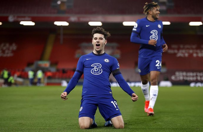 04 March 2021, United Kingdom, Liverpool: Chelsea's Mason Mount celebrates scoring their side's first goal of the game during the English Premier League soccer match between Liverpool and Chelsea at The Anfield. Photo: Phil Noble/PA Wire/dpa
