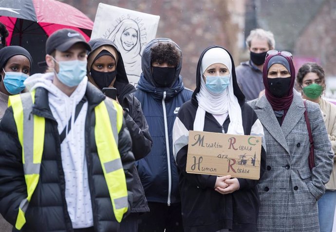 Archivo - Manifestación contra la islamofobia en Bristol.