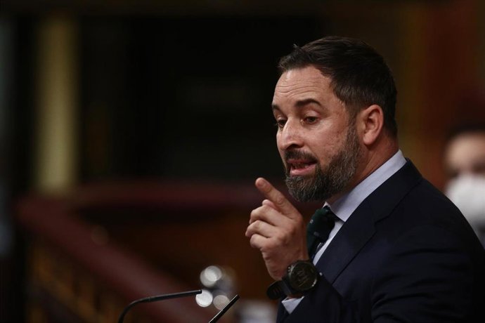 El líder de Vox, Santiago Abascal, interviene durante una sesión de Control al Gobierno en el Congreso de los Diputados, en Madrid, (España), a 24 de febrero de 2021. El pleno estará marcado por la intervención del presidente del Gobierno quien tendrá q