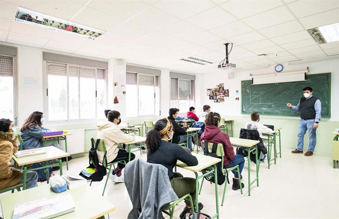 El 96% de directivos escolares participantes en un programa de EduCaixa constata "mejoras significativas" en sus centros