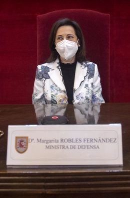 La ministra de Defensa, Margarita Robles preside el acto de 'Agradecimiento a protagonistas de nuestra historia reciente', en el CESEDEN - Centro Superior de Estudios de la Defensa Nacional, en Madrid (España), a 5 de marzo de 2021. El homenaje es, entr