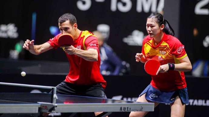 Alvaro Robles y María Xiao durante un partido
