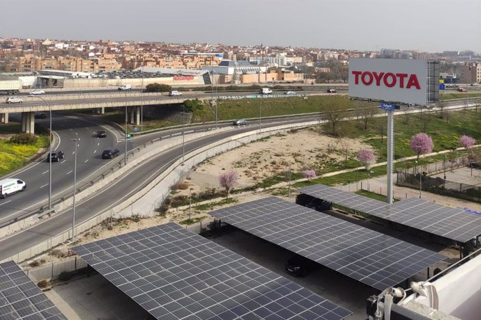 Paneles solares de Toyota.