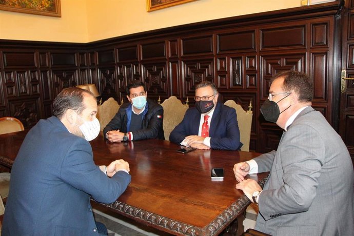 [Sevilla] Nota De Prensa Y Foto Acuerdo Consejo De Bandas