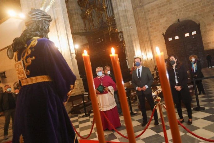 El presidente de la Diputación de Almería acude al acto de veneración del Cristo de Medinaceli