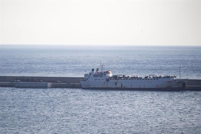 El buque de ganado 'Kharim Allah' atraca en la dársena de Escombreras, en el puerto de Cartagena