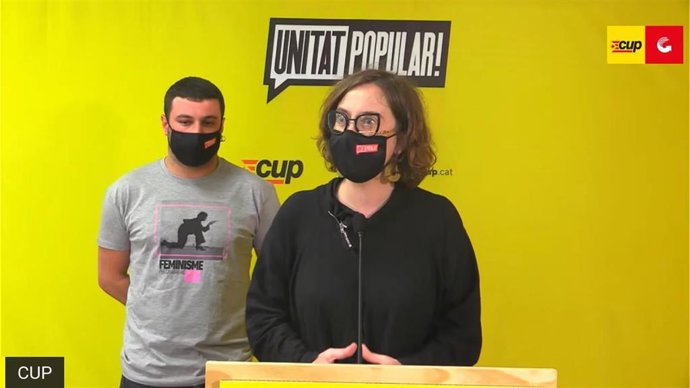 El portavoz del Secretariat Nacional de la CUP, Edgar Fernández, y la diputada en el Parlament Eullia Reguant en rueda de prensa telemática.