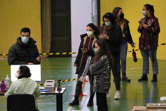 Dispositivo donde realizan tests de antígenos a estudiantes universitarios de la Universidad de Santiago, en Santiago de Compostela.