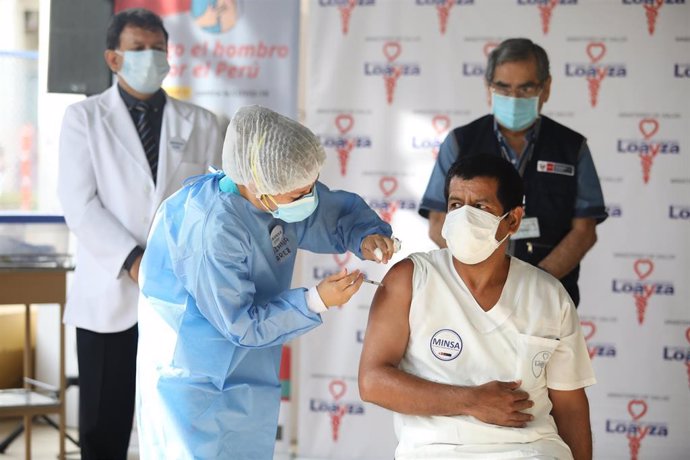 Segunda etapa de la vacunación en Perú.