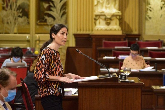 La diputada de Unidas Podemos Antonia Martín, durante una intervención en el Parlament.