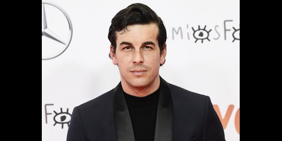 1. Mario Casas desvela, en la rueda de prensa de los Goya, dónde se encuentra su 'novia'