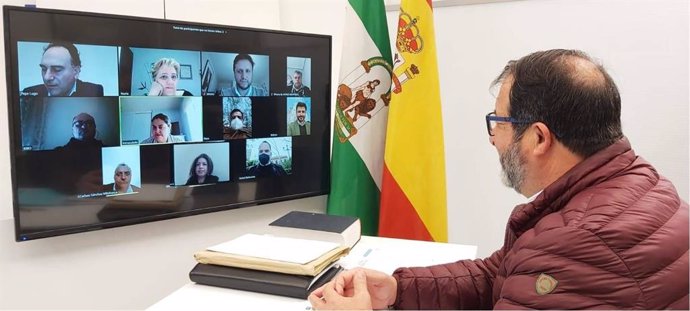 Juan Ávila en videoconferencia con secretarios de las agrupaciones de los distritos