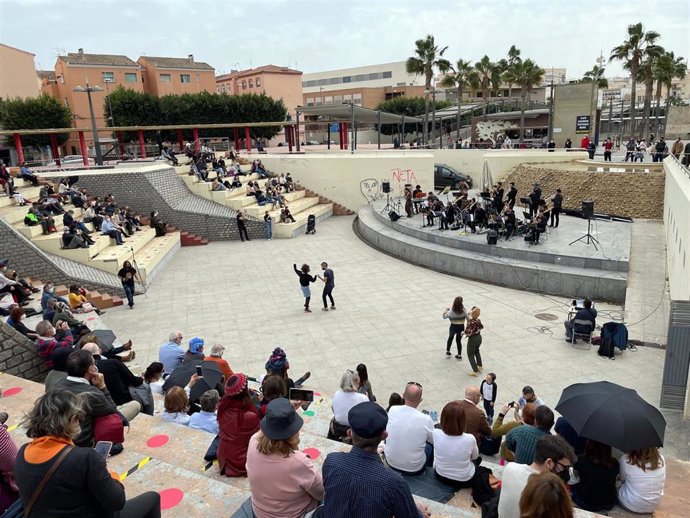 Almería se reencuentra con la música en directo con Clasijazz Big Band en el Anfiteatro.