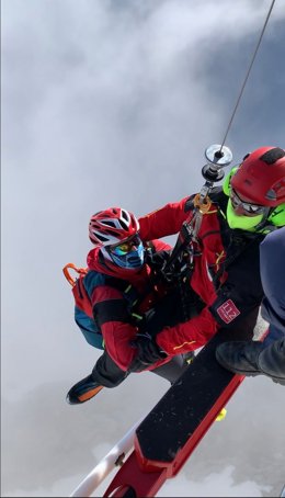 El Gobierno rescata a un esquiador en un canal de Camaleño