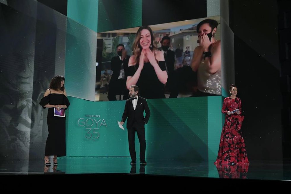 Pilar Palomero, Mejor dirección novel por Las niñas en los Premios Goya 2021 celebrados en Madrid, a 6 de marzo de 2021.