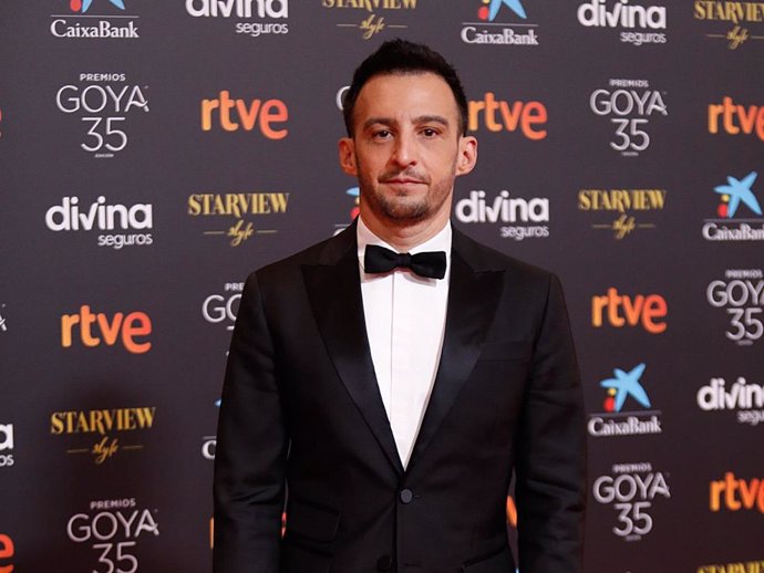 El director Alejandro Amenábar posa  en la alfombra roja en la 35 edición de los Premios Goyaen elTeatro del Soho CaixaBank de Málaga