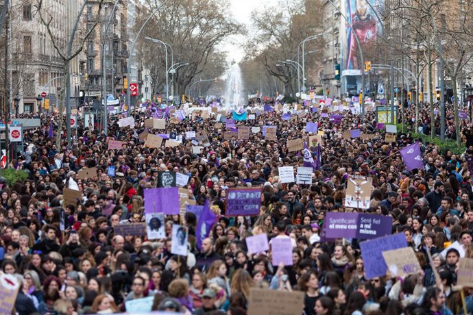 Archivo - Arxiu - Manifestació del 8M de l'any passat a Barcelona