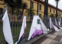 Villalobos condena la "salvajada" perpetrada en la pancarta del 8M y llama a la "tolerancia"