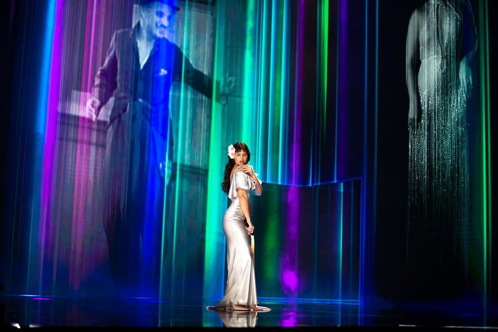Actuación musical de la cantante Nathy Peluso interpretando 'La Violetera' durante los Premios Goya 2021