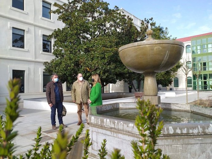 Visita al Patio del complejo de Los Mondragones