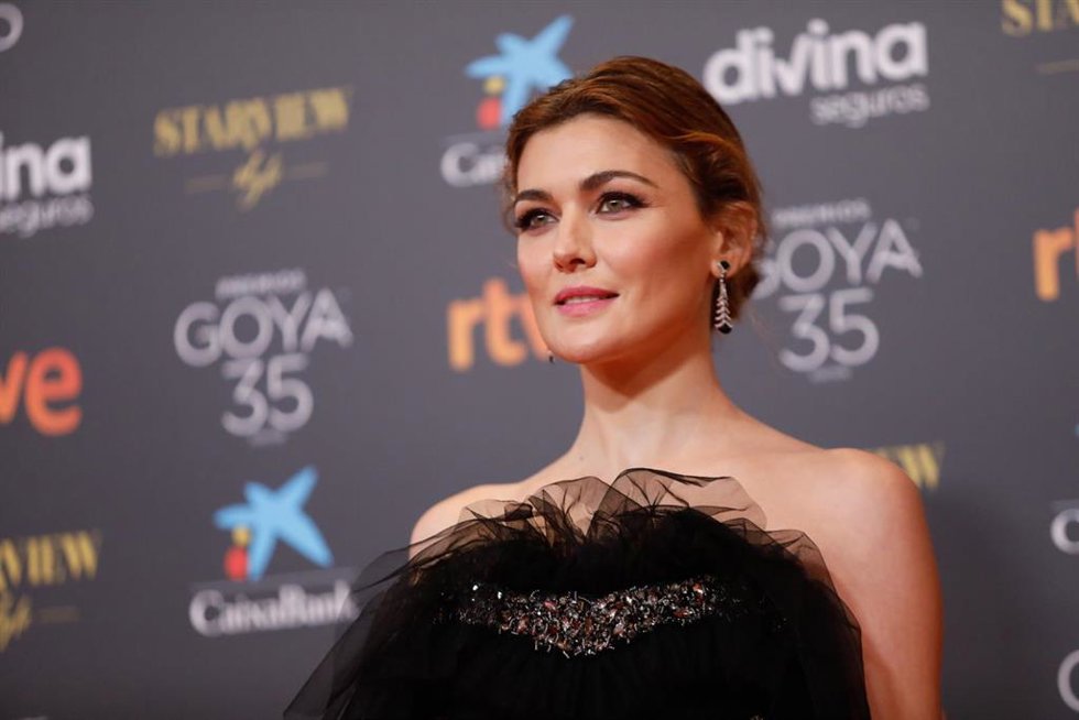 La actriz Marta Nieto posa en la alfombra roja en la 35 edición de los Premios Goyaen elTeatro del Soho CaixaBank de Málaga