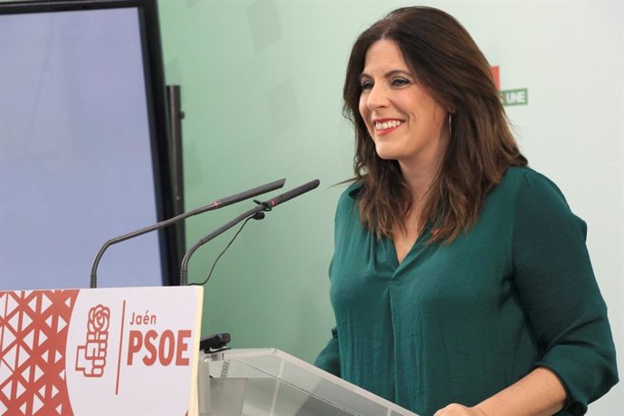 Archivo - La  coordinadora del Grupo Parlamentario Socialista del PSOE de Jaén, Ángeles Férriz.