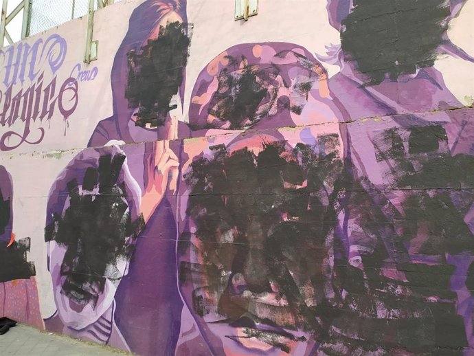 Mural feminista de Ciudad Lineal vandalizado