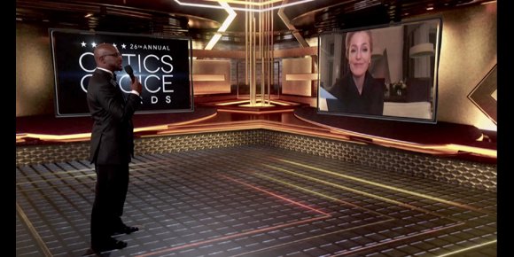 3. Nomadland y The Crown triunfan en los Critics Choice Awards 2021