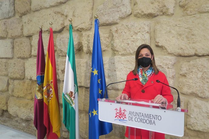 Archivo - La portavoz del Grupo Socialista en el Ayuntamiento de Córdoba, Isabel Ambrosio.