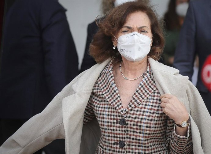 Carmen Calvo afirma que será "cordobesa hasta el final", pero defiende el "rigor" seguido con la Base Logística