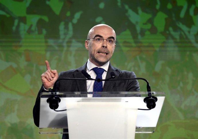 El vicepresidente de Acción Política y eurodiputado de Vox, Jorge Buxadé, durante una rueda de prensa convocada ante los medios en la Sede Nacional del partido.