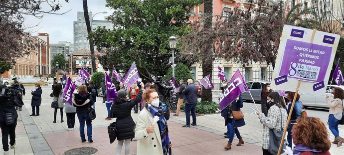 Concentración de CCOO por el 8M en Badajoz